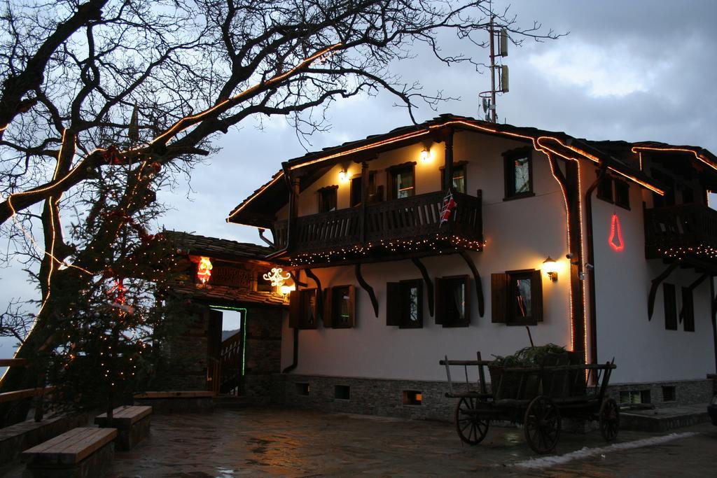 Шапкова Къща Hotell Delchevo Exteriör bild