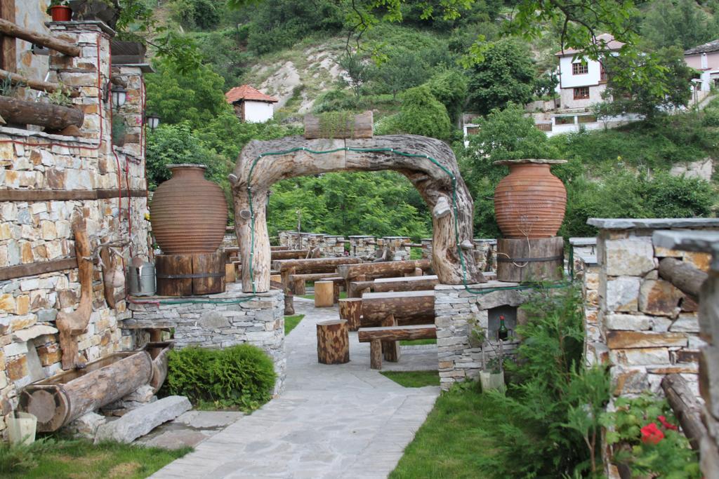 Шапкова Къща Hotell Delchevo Exteriör bild